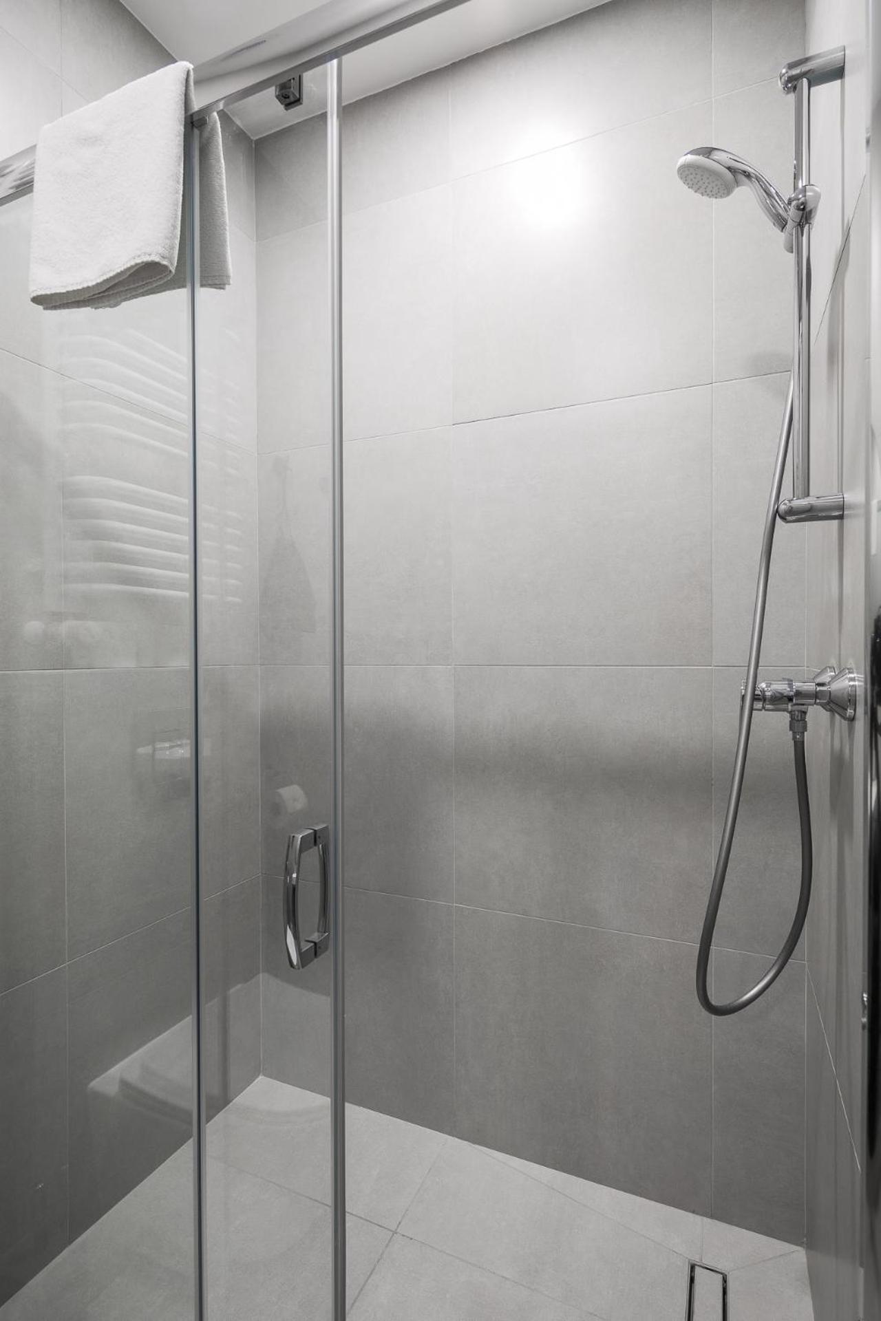 Modern & Cozy Flat - Near To Wawel Castle Appartement Krakau Buitenkant foto